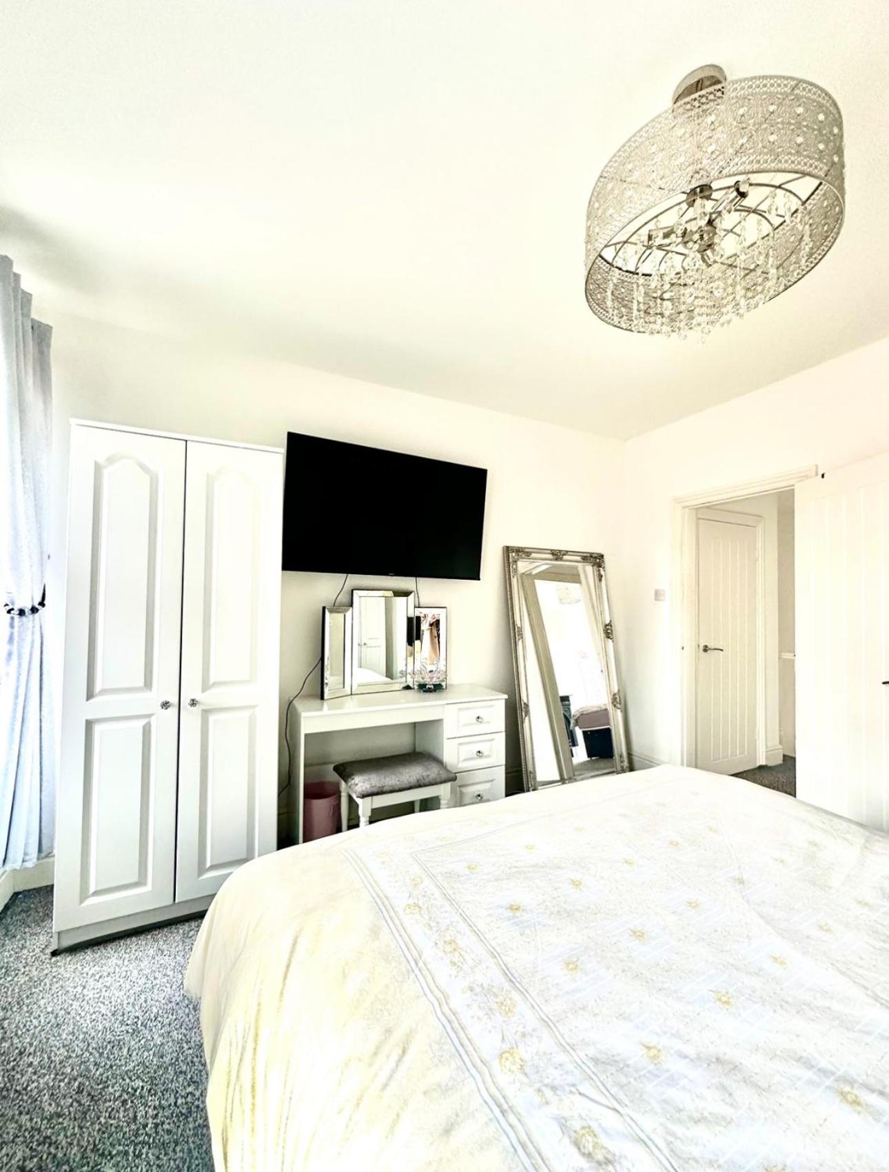 Arthur Street, Stylish 3 Bedroom House 赫尔河畔京士顿 外观 照片